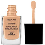 Liquid Make Up Base Wet n Wild Foundation Dewy Classic Beige 30 ml makeup emballage