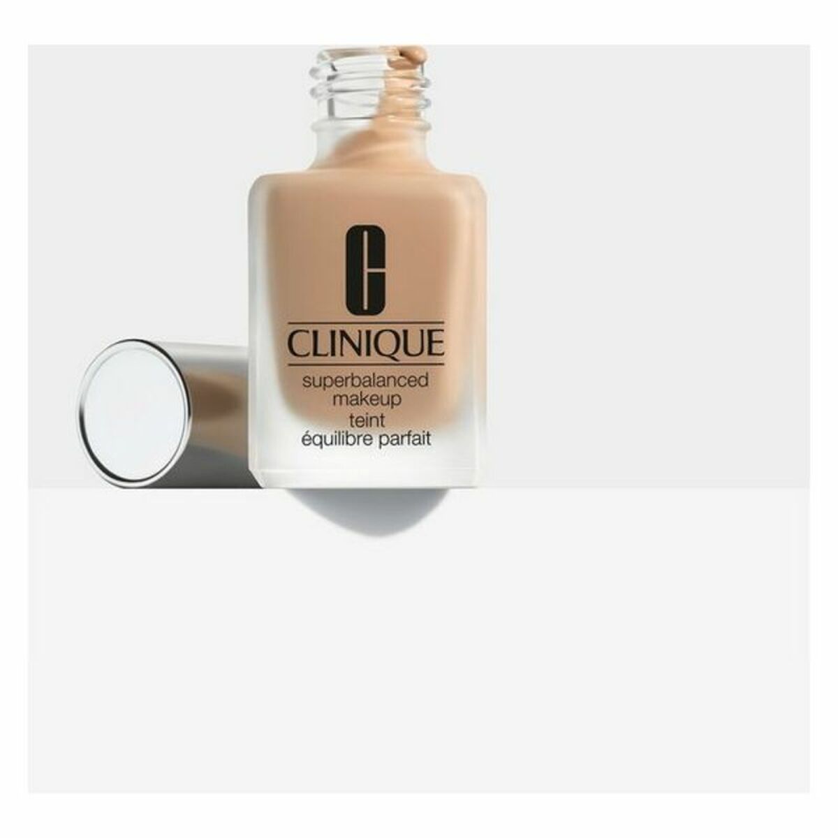 Liquid Make Up Base Clinique Superbalanced (30 ml) produktemballage