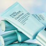 Fugtgivende creme med farve Estee Lauder DAYWEAR Spf 15 30 ml hudplejeemballage