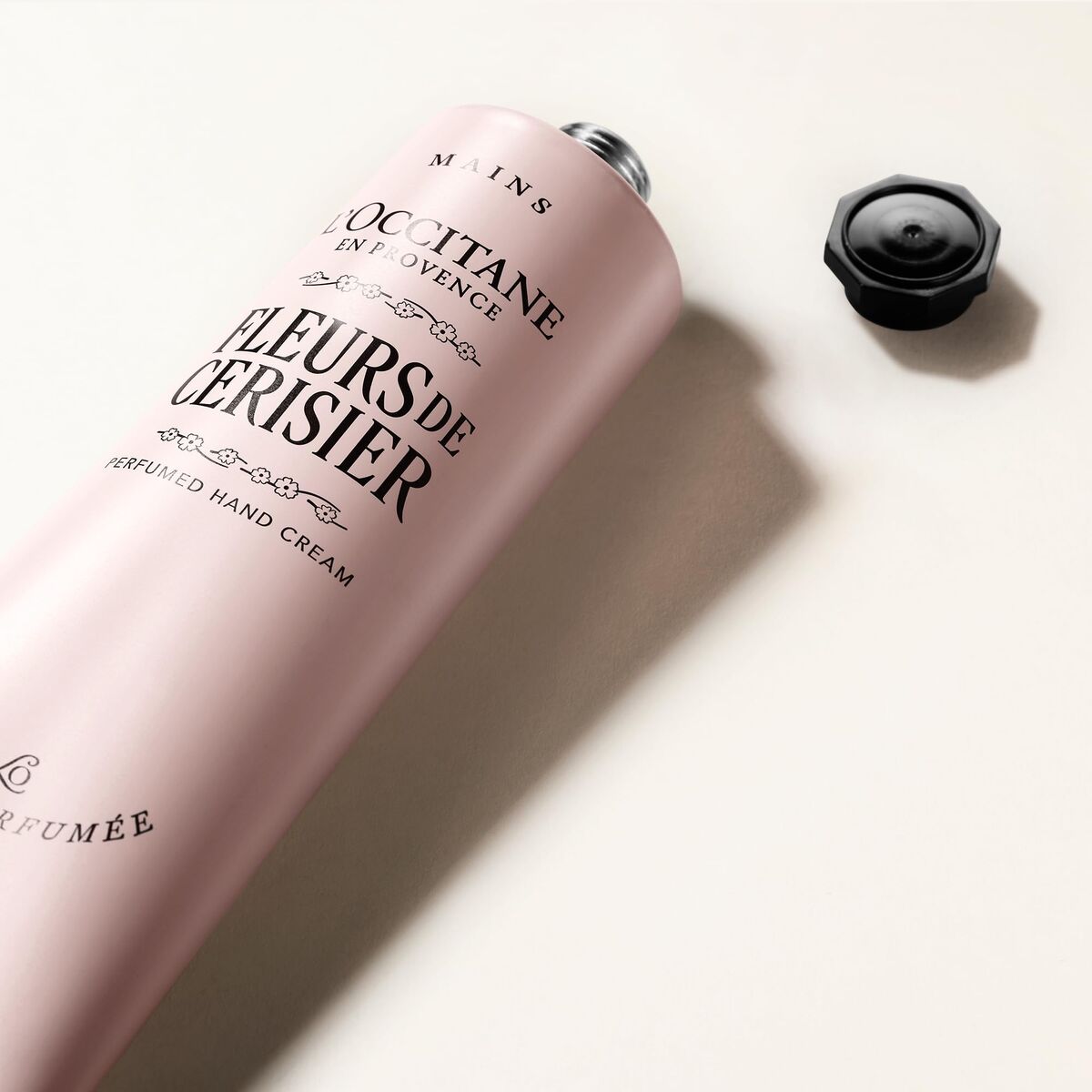 Reducing Cream L'Occitane En Provence FLEURS DE CERISIER hudplejeemballage