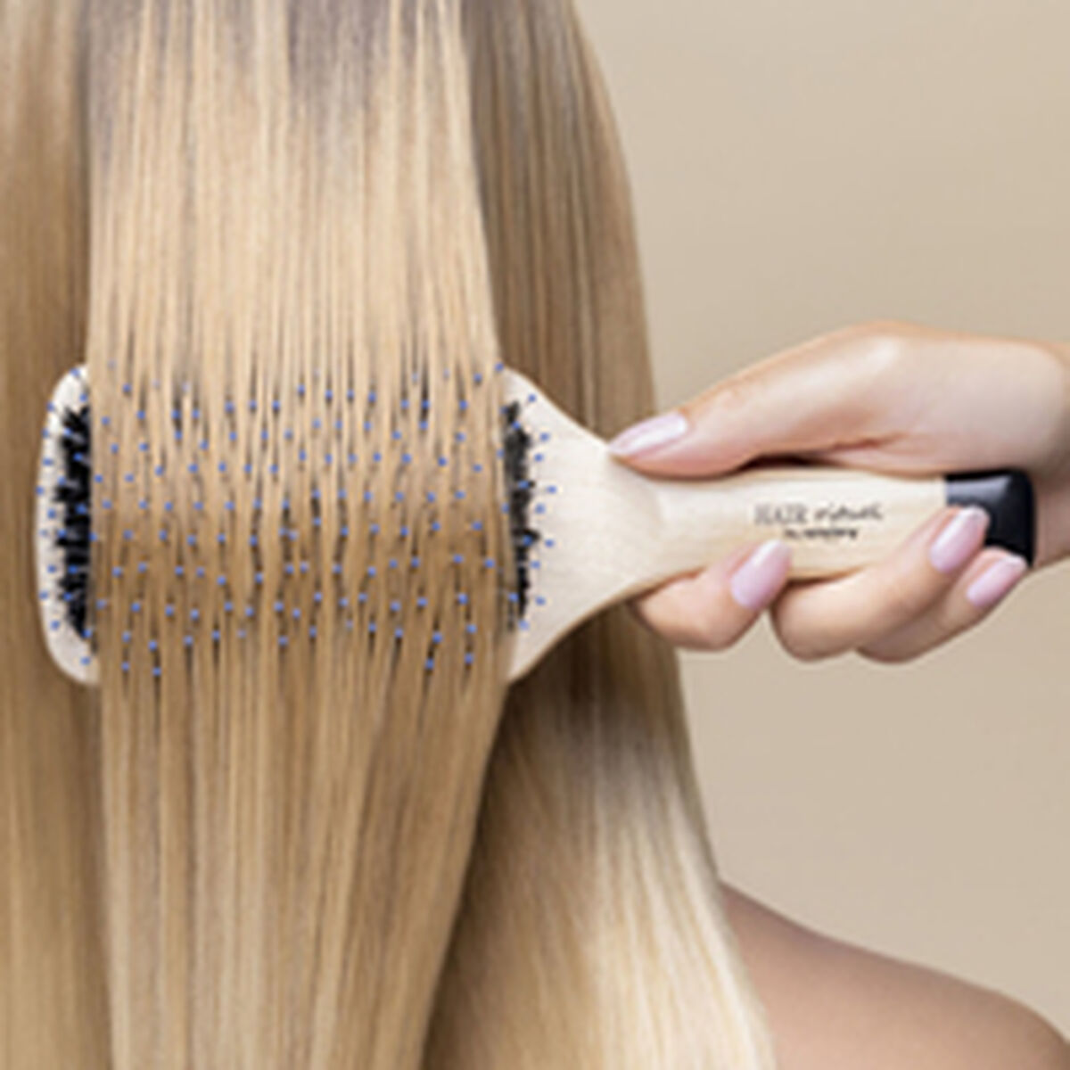 Detangling Hairbrush Sisley Hair Rituel Sort produktemballage