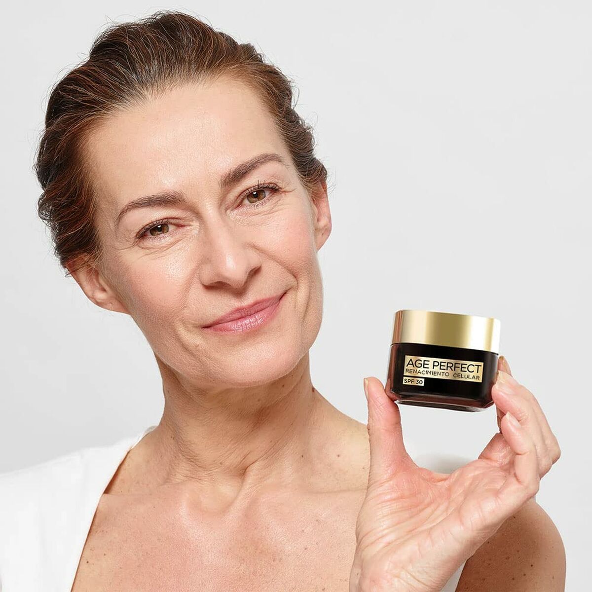 Ansigtscreme L'Oreal Make Up Age Perfect Cell Renewal Spf 30 50 ml til kvinder hudpleje emballage
