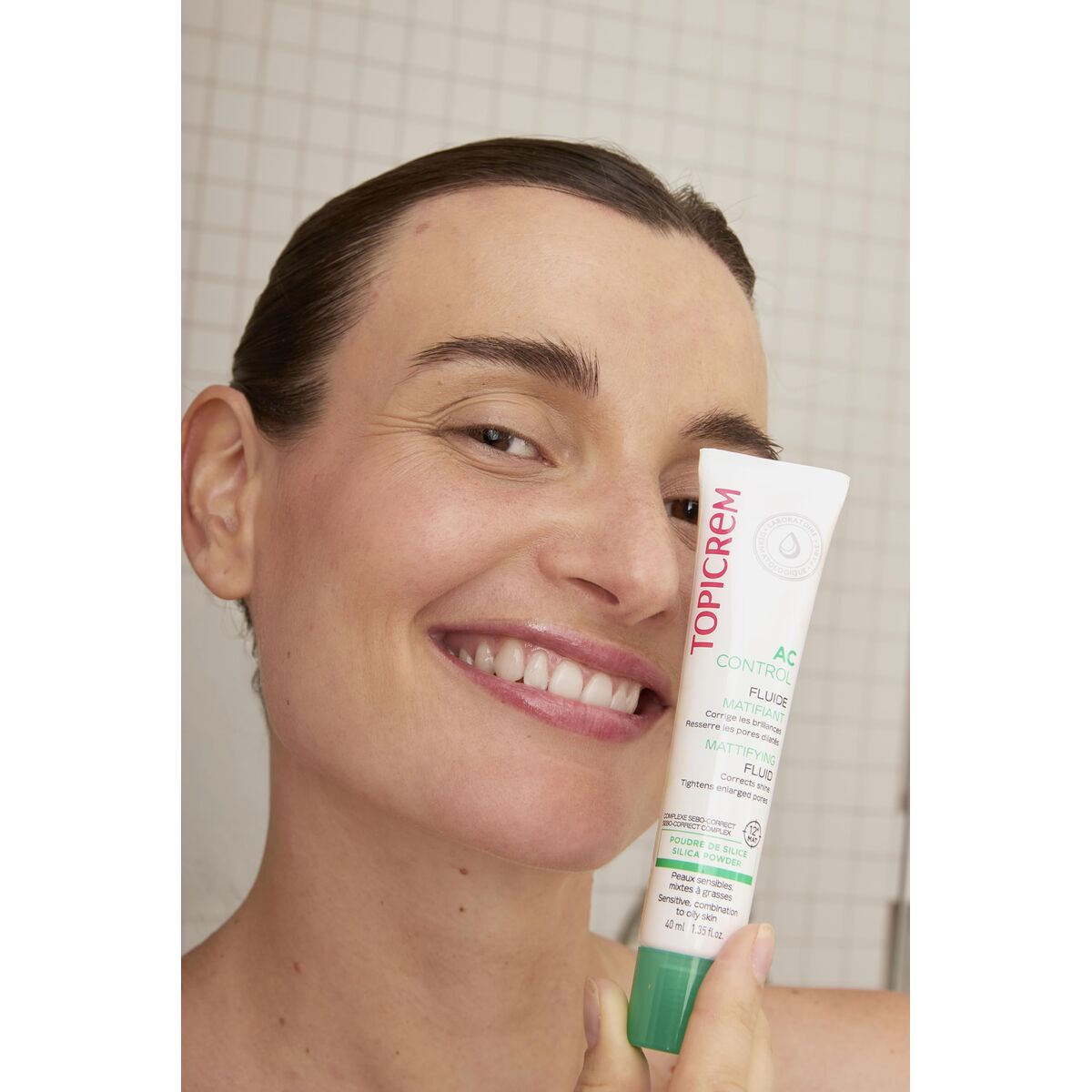 Ansigtscreme Topicrem AC CONTROL 40 ml til kvinders hudplejeemballage