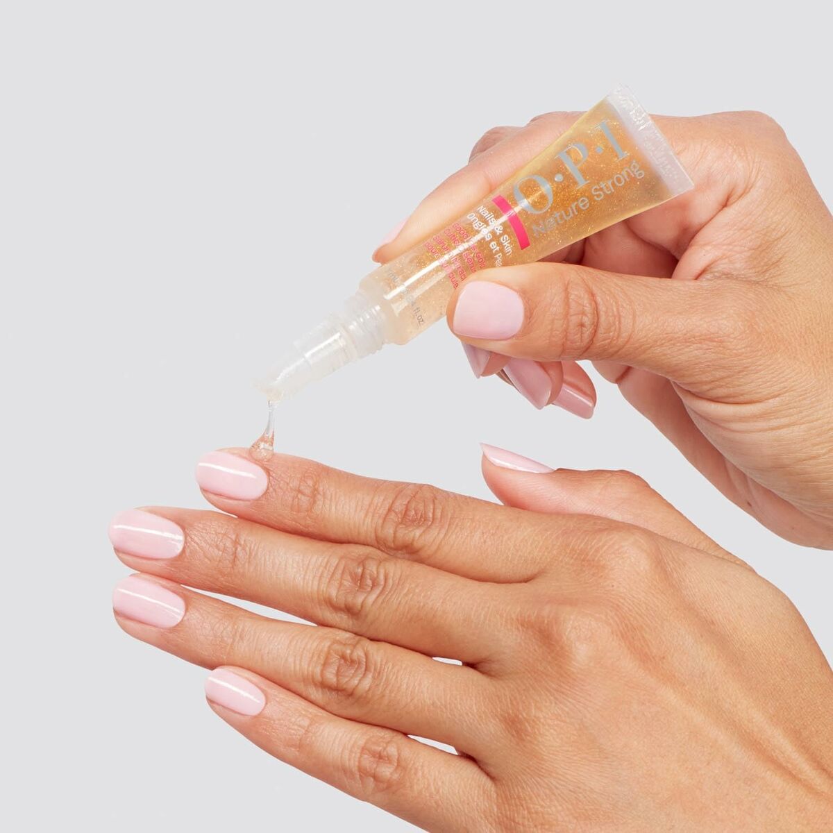 Fugtgivende Serum Opi NATURE STRONG 7 ml serumflaske