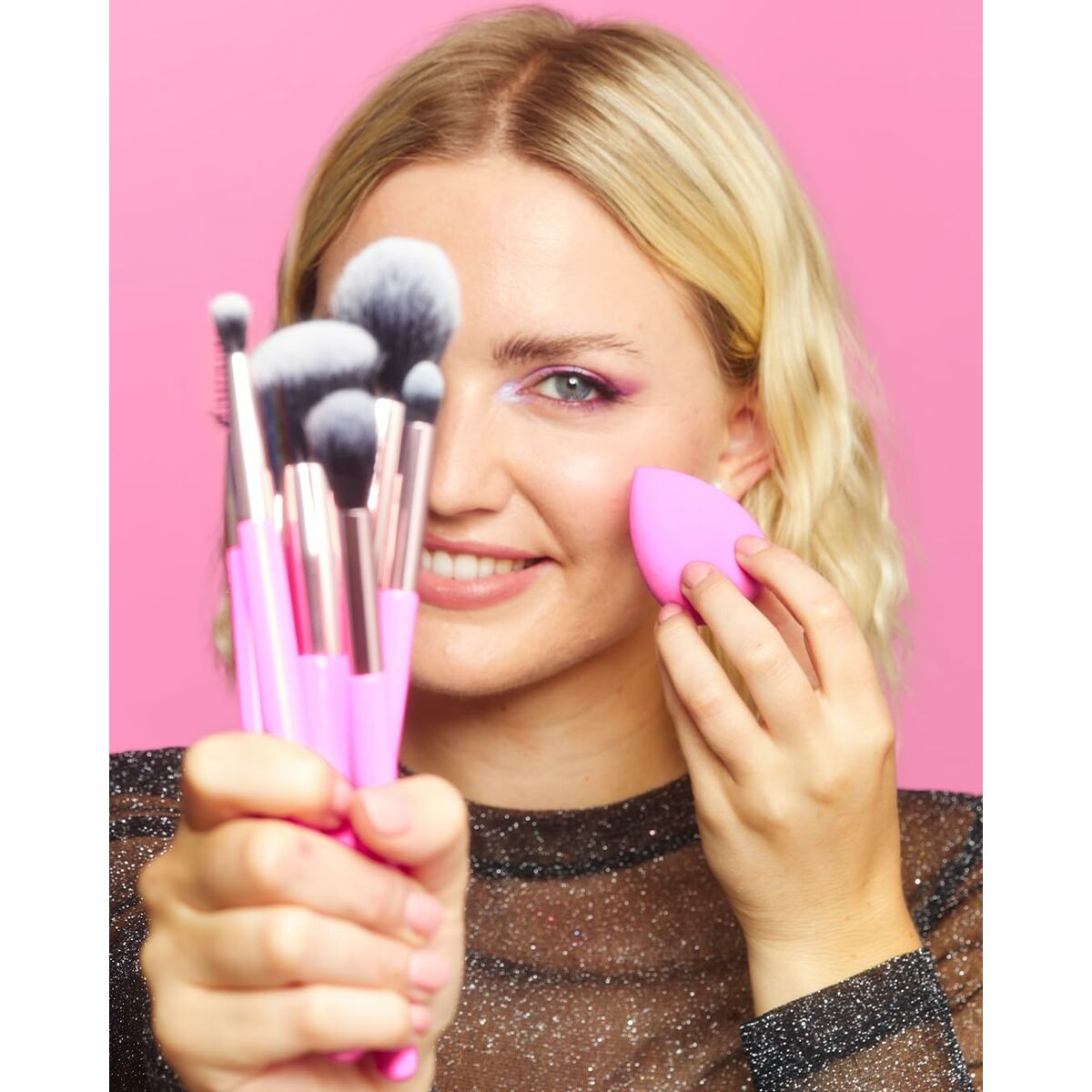Sæt med make-up børster Revolution Make Up The Brush Rediger Pink 8 Pieces produktemballage