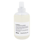 Spraybalsam til krøllet hår Davines Love Curl Revitalizer 250 ml balsamflaske