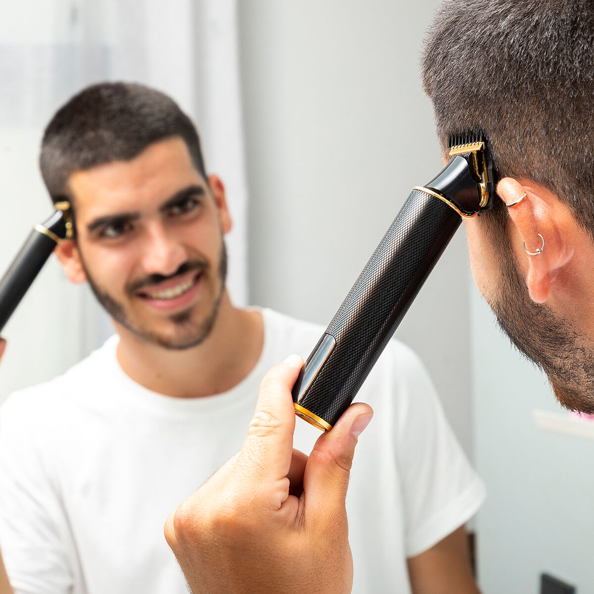 Professionel genopladelig hårklipper med tilbehør Triher InnovaGoods produktemballage