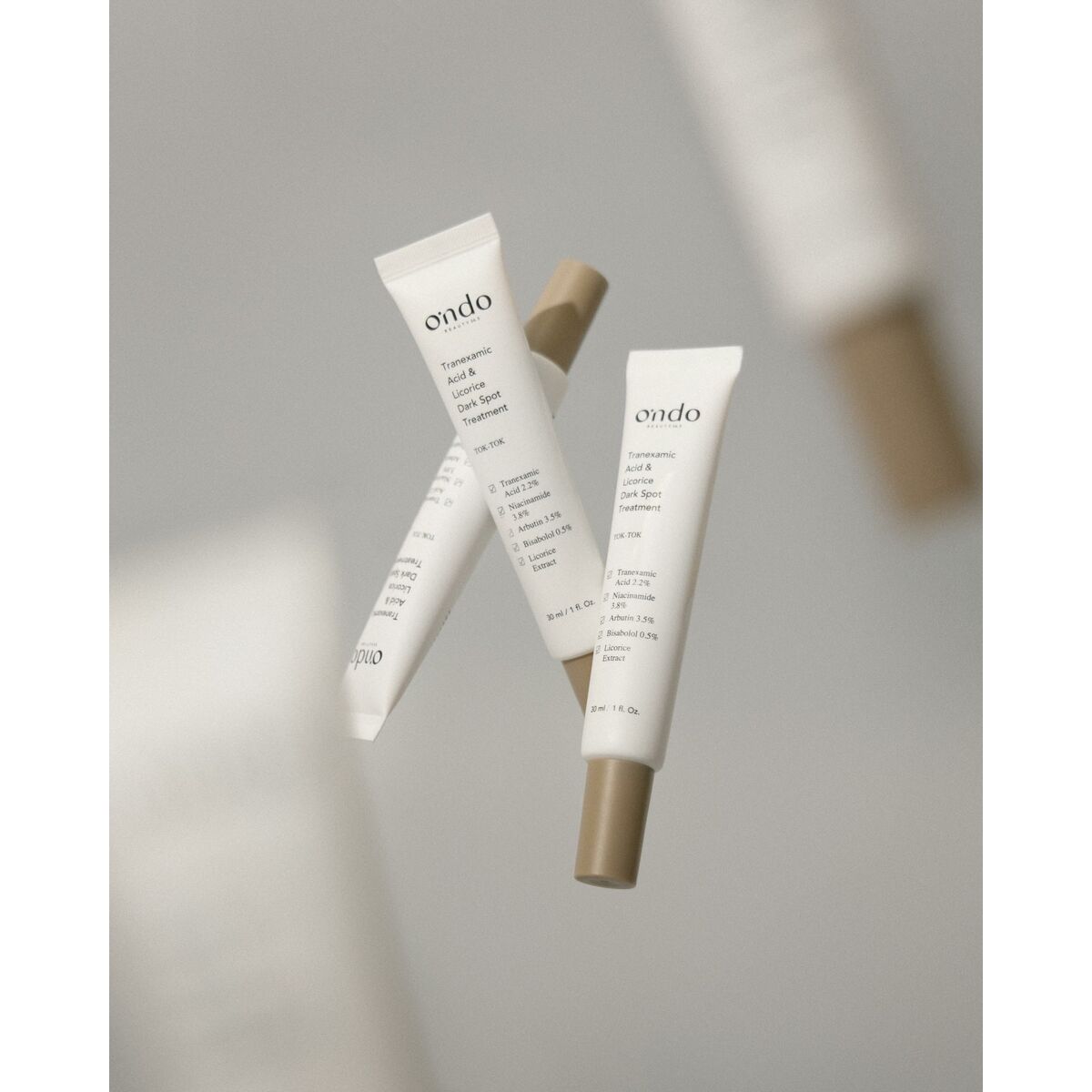 Anti-Brown Spot Care Ondo Beauty 36.5 TRANEXAMIC ACID & LICORICE Dark 30 ml produktemballage