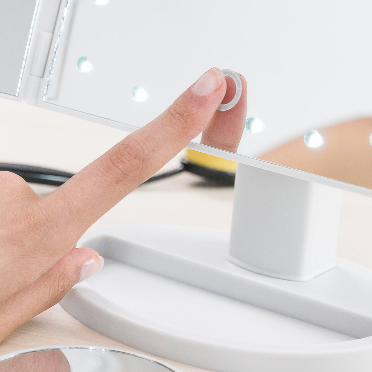 Forstørrelsesspejl med LED 4-i-1 Ledflect InnovaGoods produktemballage