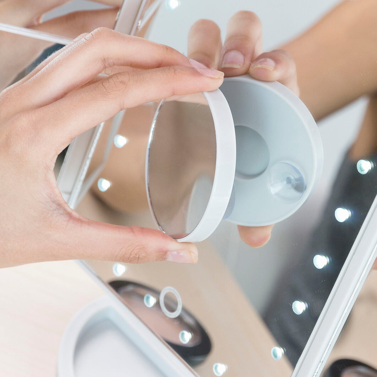 Forstørrelsesspejl med LED 4-i-1 Ledflect InnovaGoods produktemballage