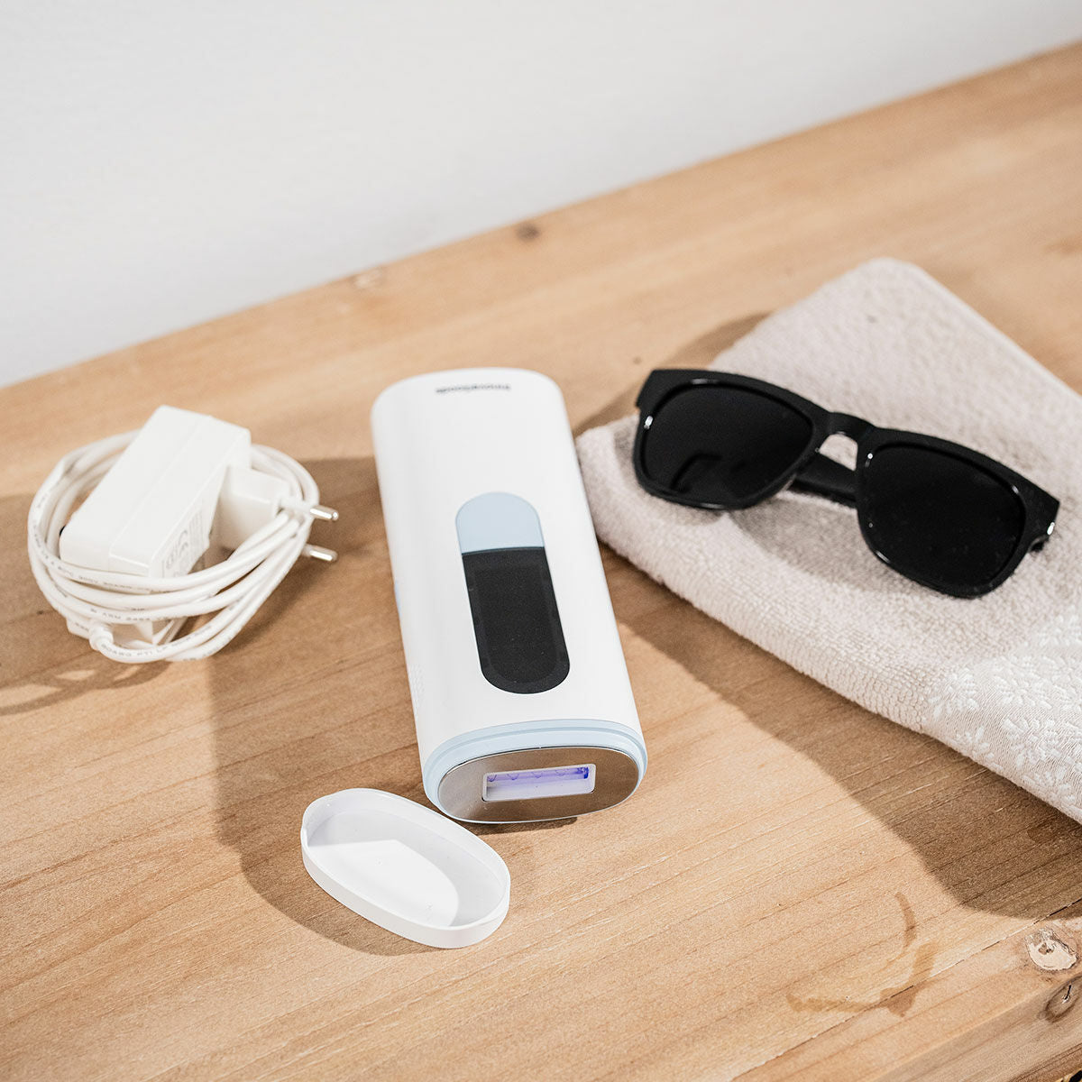 Pulsed Light Hair Remover med kølefunktion og tilbehør Kulepil InnovaGoods produktemballage