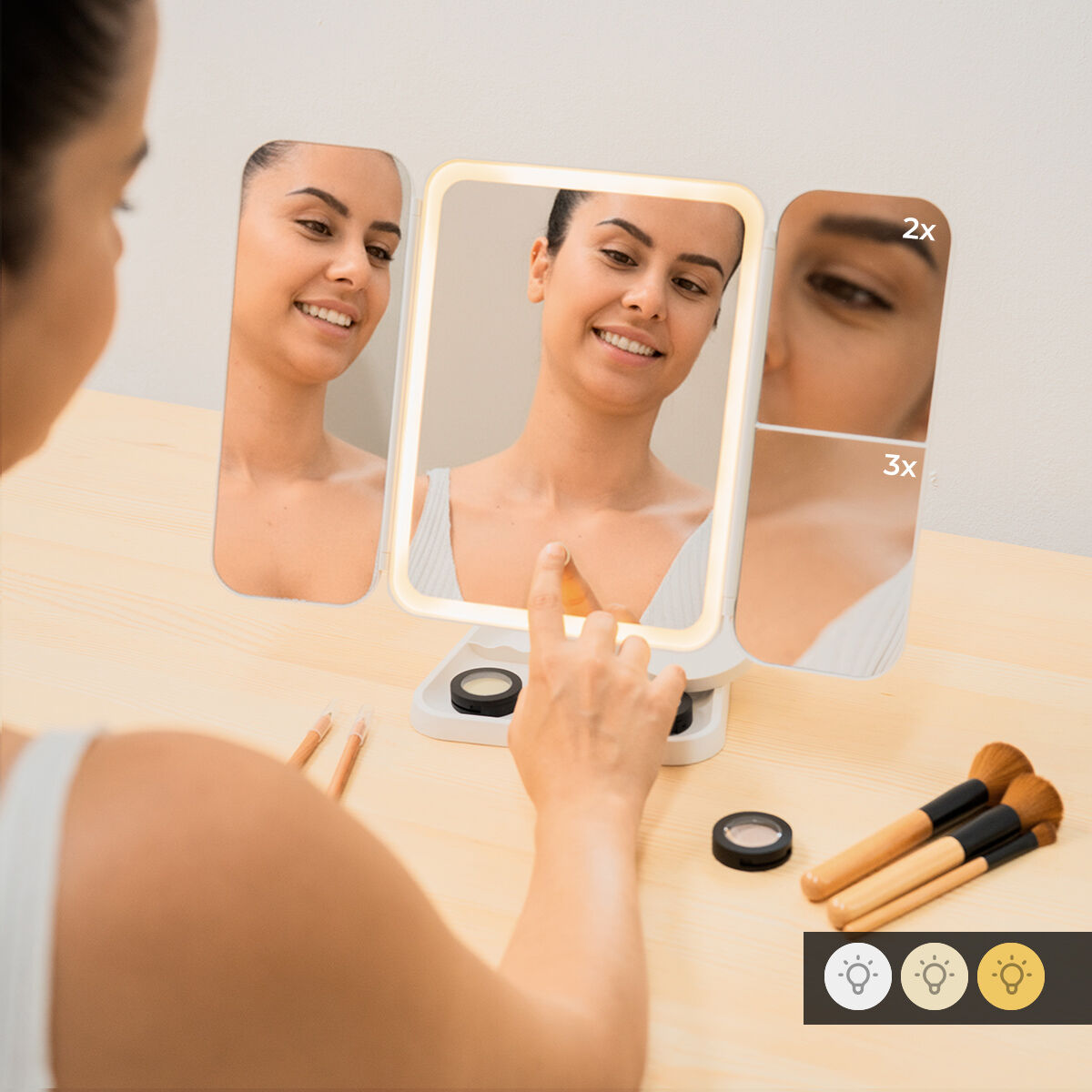 Genopladeligt Triptykon Makeup Spejl med Forstørrelse og LED Light Miled InnovaGoods produktemballage